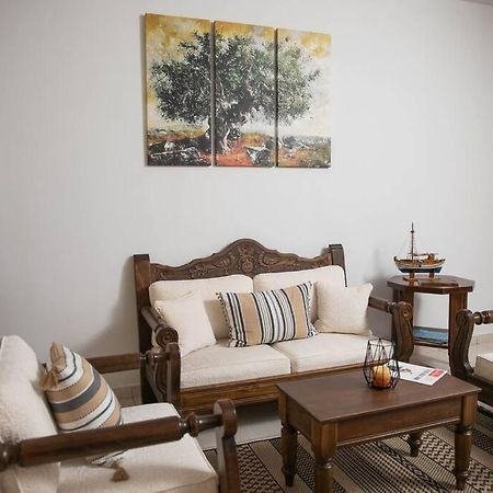 Aegina Town Apartment , With Private Parking Екстериор снимка
